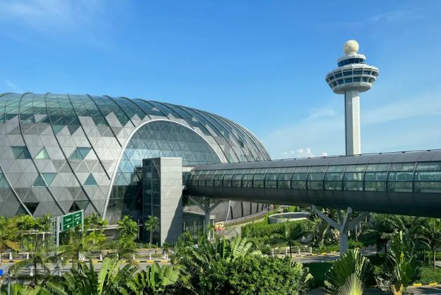 Giá du lịch Singapore 5 ngày - Khung cảnh hiện đại tại sân bay Changi